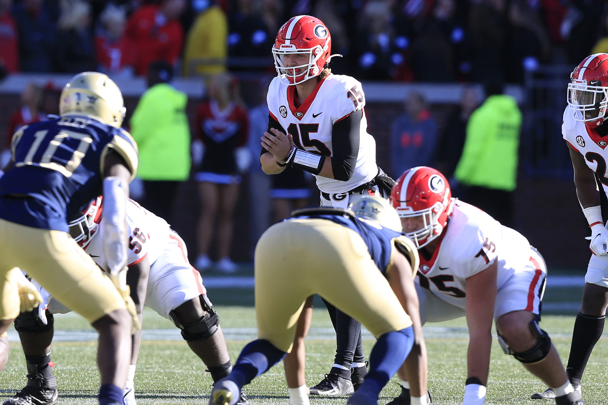 ATLANTA, GA - NOVEMBER 27: Quarterback Carson Beck #15 of the Georgia Bulldogs barks out the signals during the college football game between the Georgia Tech Yellow Jackets and the University of Georgia Bulldogs on November 27, 2021 at Bobby Dodd Stadium in Atlanta, GA.  (Photo by David J. Griffin/Icon Sportswire via Getty Images)