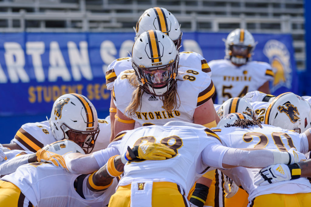 SAN JOSE, CA - OCTOBER 30: Wyoming Cowboys defensive end Garrett Crall (88) gets his teammates ready for the game between the Wyoming Cowboys and the San Jose Spartans on Saturday, October 30, 2021 at CEFCU Stadium in San Jose, California.(Photo by Douglas Stringer/Icon Sportswire via Getty Images)