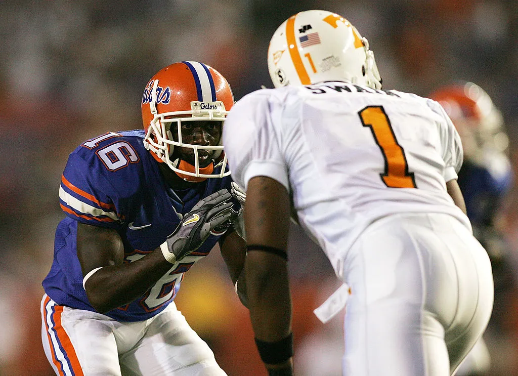GAINESVILLE, FL - SEPTEMBER 17: Cornerback Vernell Brown #16of the Florida Gators covers wide receiver Jayson Swain #1 of the Tennessee Volunteers at Ben Hill Griffin Stadium on September 17, 2005 in Gainesville, Florida. Forida defeated Tennessee 16-7. (Photo by Doug Benc/Getty Images)