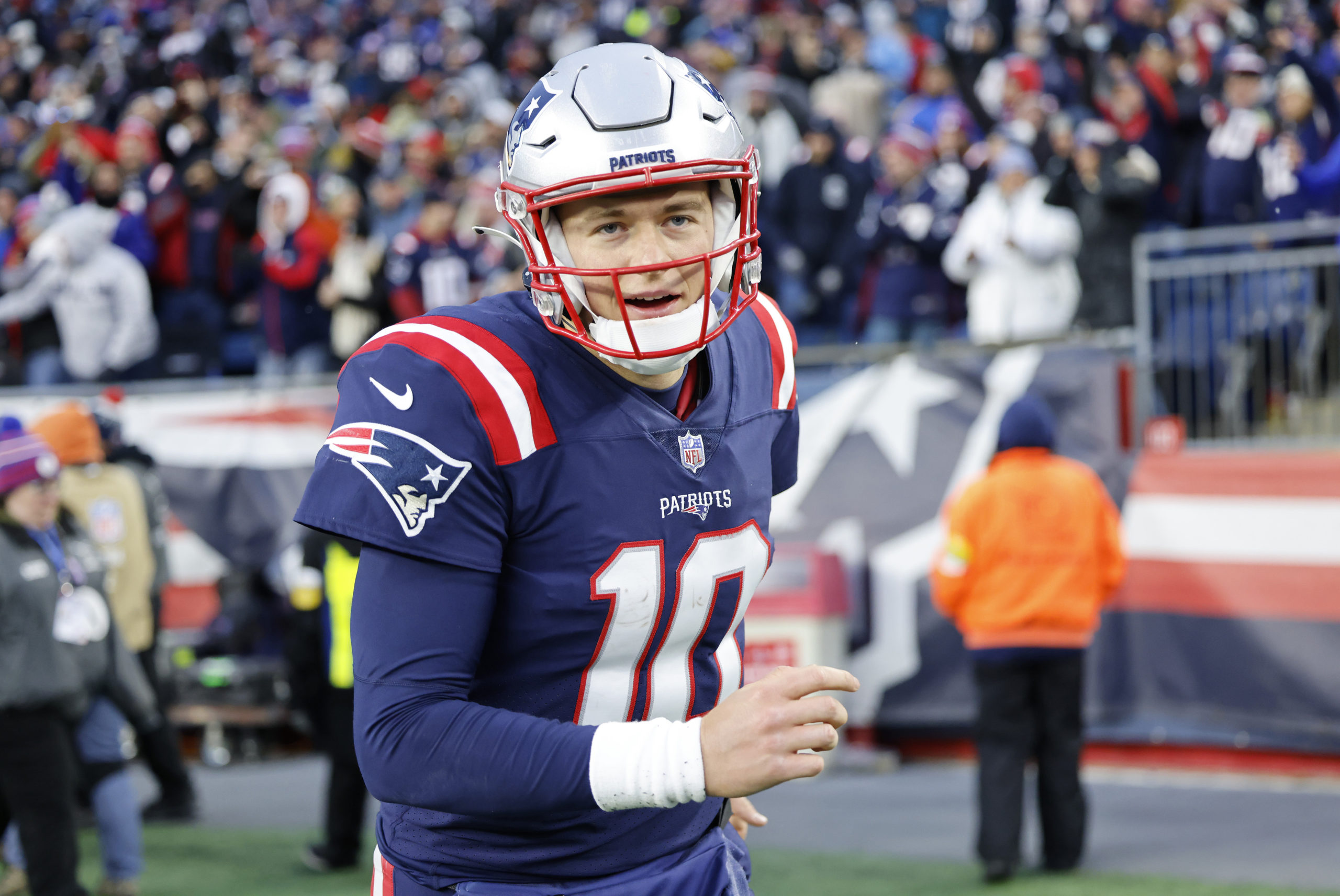 FOXBOROUGH, MA - NOVEMBER 28: New England Patriots quarterback Mac Jones (10) during a game between the New England Patriots and the Tennessee Titans on November 28, 2021, at Gillette Stadium in Foxborough, Massachusetts. (Photo by Fred Kfoury III/Icon Sportswire via Getty Images)