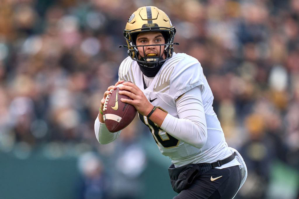 CHICAGO, IL - NOVEMBER 20: Purdue Boilermakers quarterback Aidan O'Connell (16) looks to throw the football during a game between the Northwestern Wildcats and the Purdue Boilermakers on November 20, 2021 at Wrigley Field in Chicago, IL. (Photo by Robin Alam/Icon Sportswire via Getty Images)