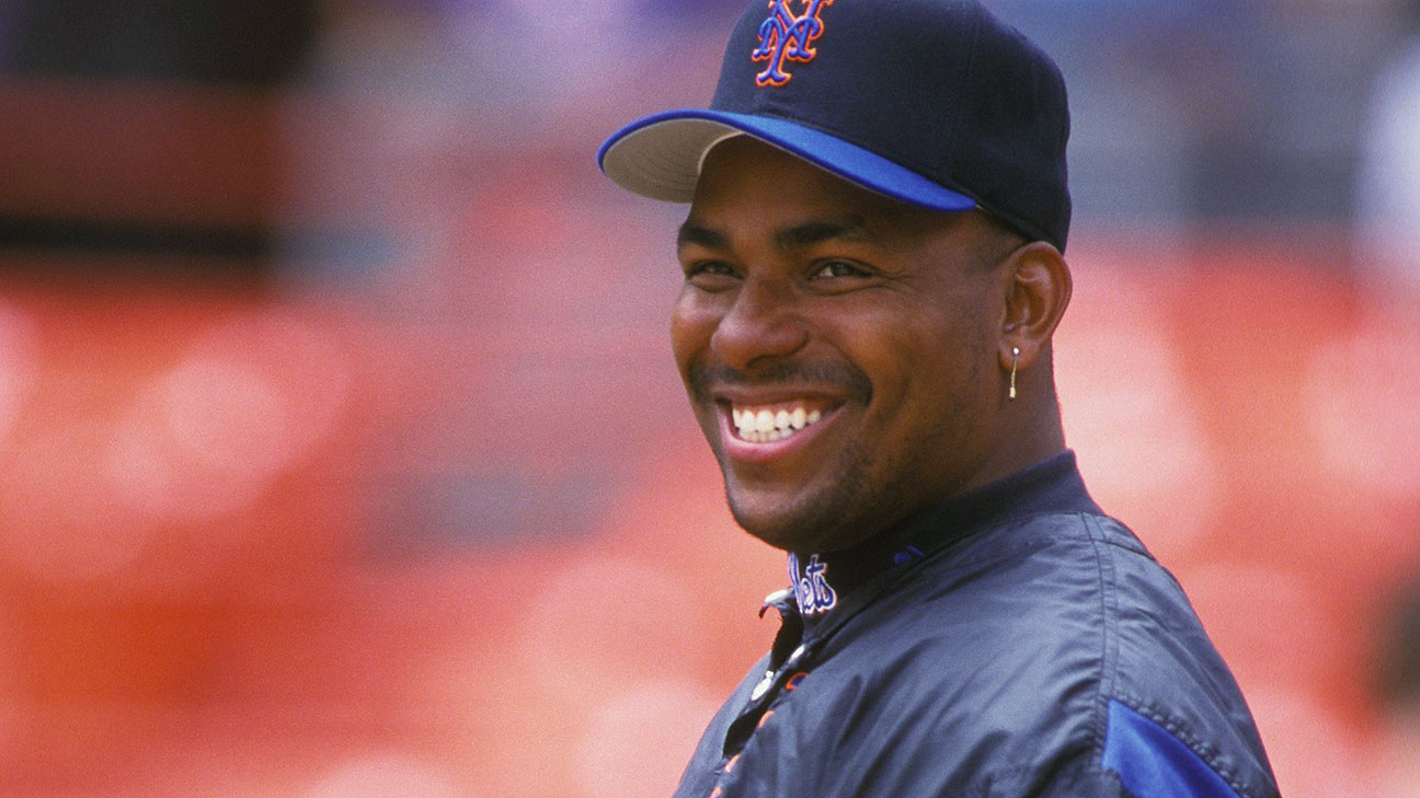 NEW YORK, NY - MAY 15:  Bobby Bonilla #25 of the New York Mets looks on before a baseball game against the Arizona Diamondbacks on May 15, 1999 at Shea Stadium in New York, New York.  (Photo by Mitchell Layton/Getty Images)