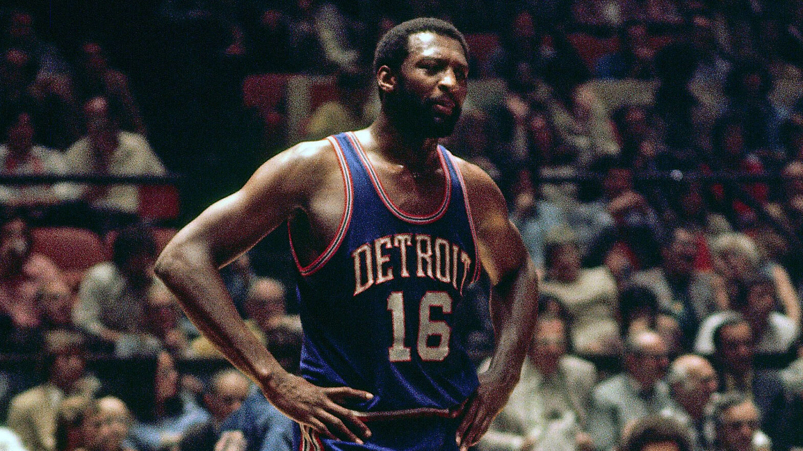 BOSTON - 1974:  Bob Lanier #16 of the Detroit Pistons looks on during a game against the Boston Celtics played in 1974 at the Boston Garden in Boston, Massachusetts. NOTE TO USER: User expressly acknowledges and agrees that, by downloading and or using this photograph, User is consenting to the terms and conditions of the Getty Images License Agreement. Mandatory Copyright Notice: Copyright 1974 NBAE (Photo by Dick Raphael/NBAE via Getty Images)