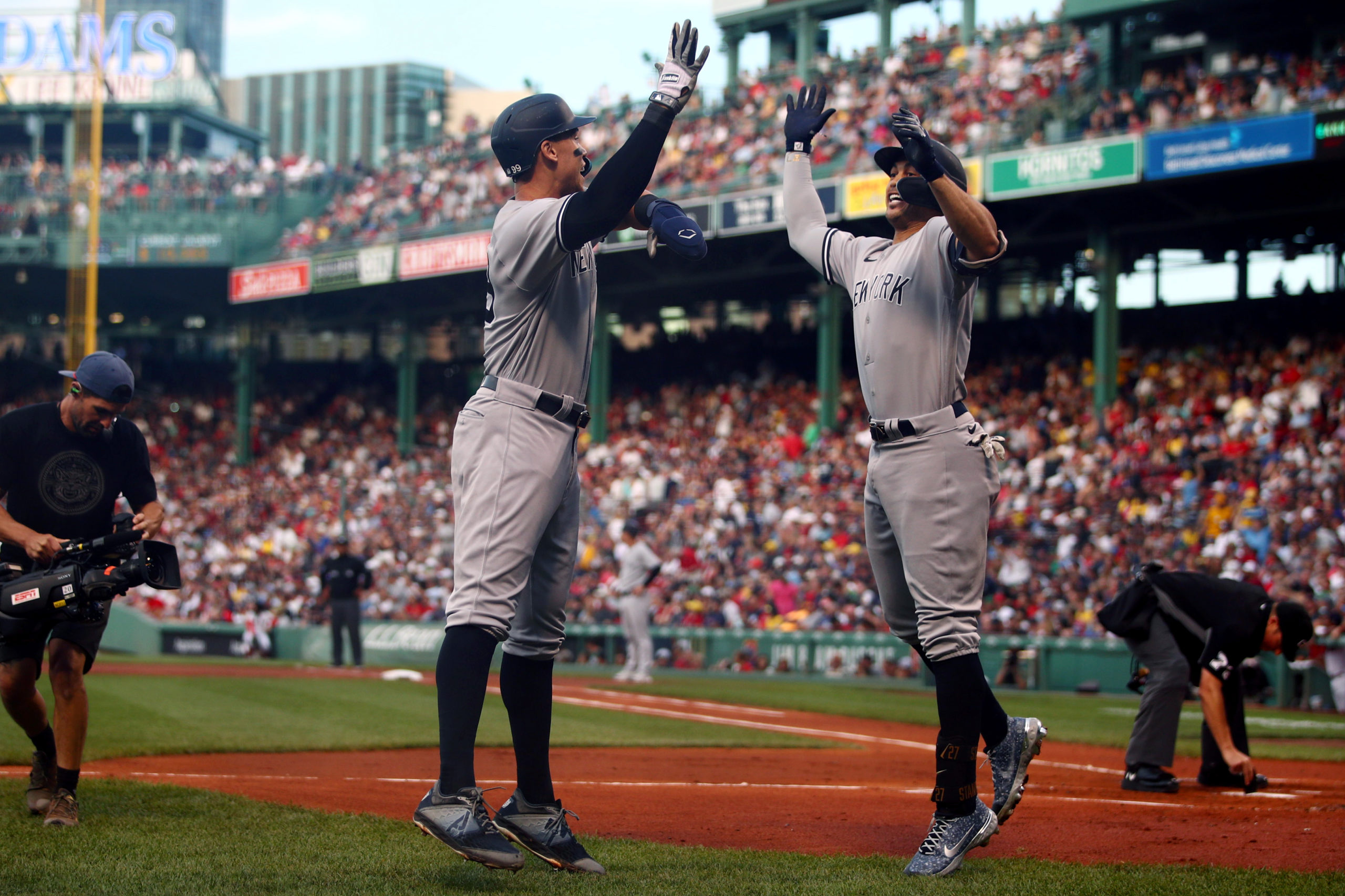 Bet $10 On The Yankees v. Red Sox and Get $200 Back Instantly