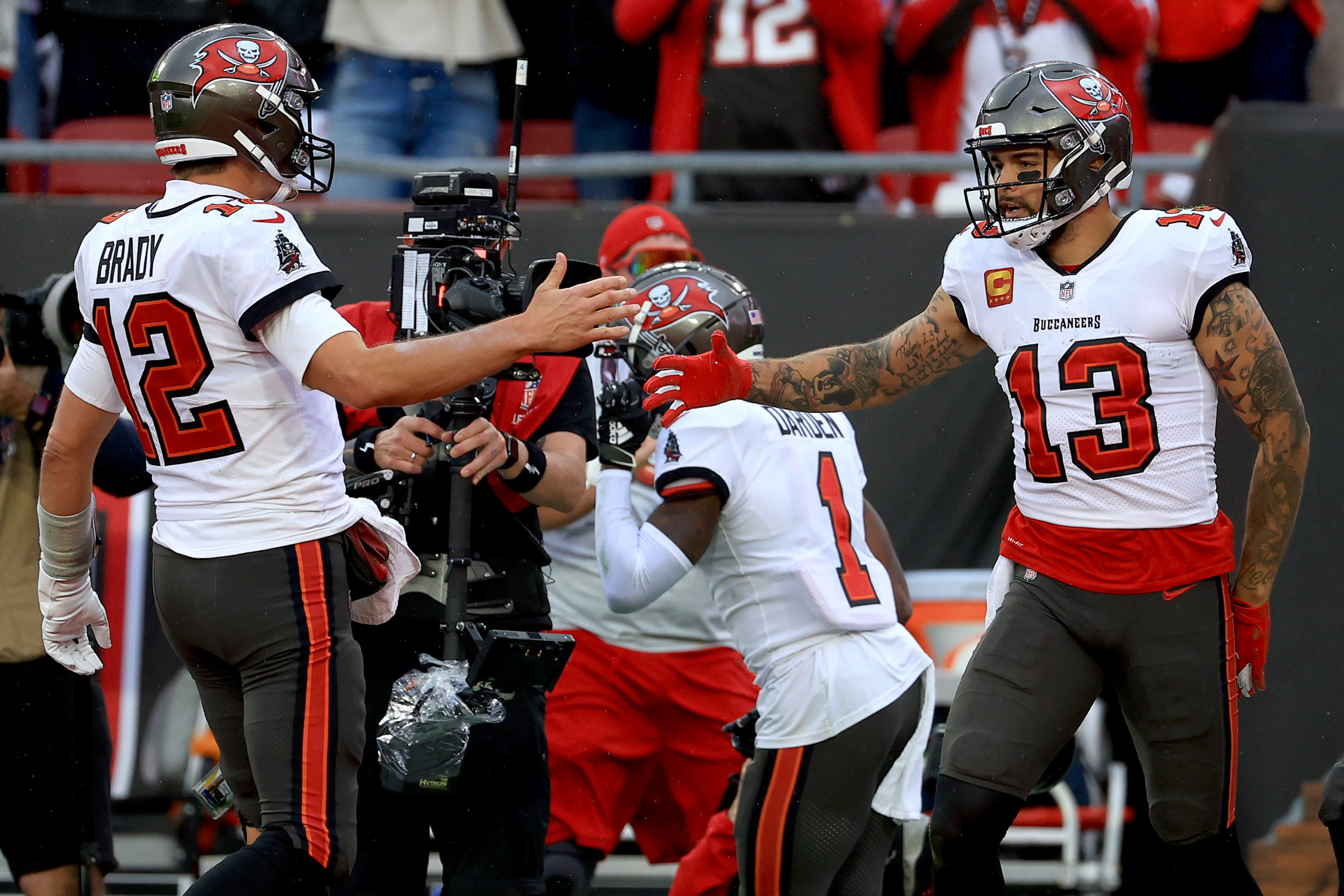 Get $50 Free When You Bet On The Buccaneers vs. The Cowboys With PrizePicks