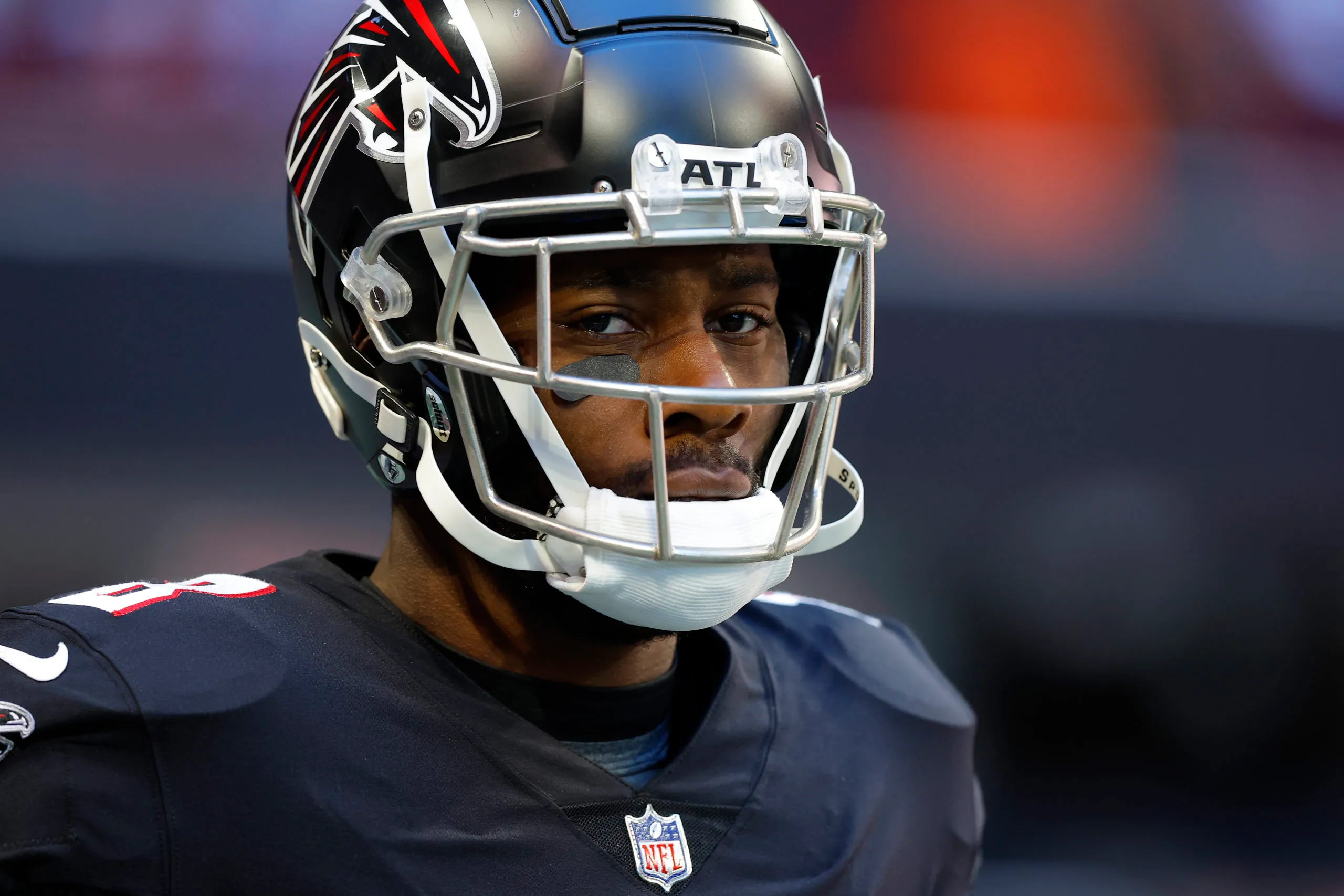 ATLANTA, GEORGIA - OCTOBER 02: Kyle Pitts #8 of the Atlanta Falcons looks on during pregame warmups before the game against the Cleveland Browns at Mercedes-Benz Stadium on October 02, 2022 in Atlanta, Georgia. (Photo by Todd Kirkland/Getty Images)