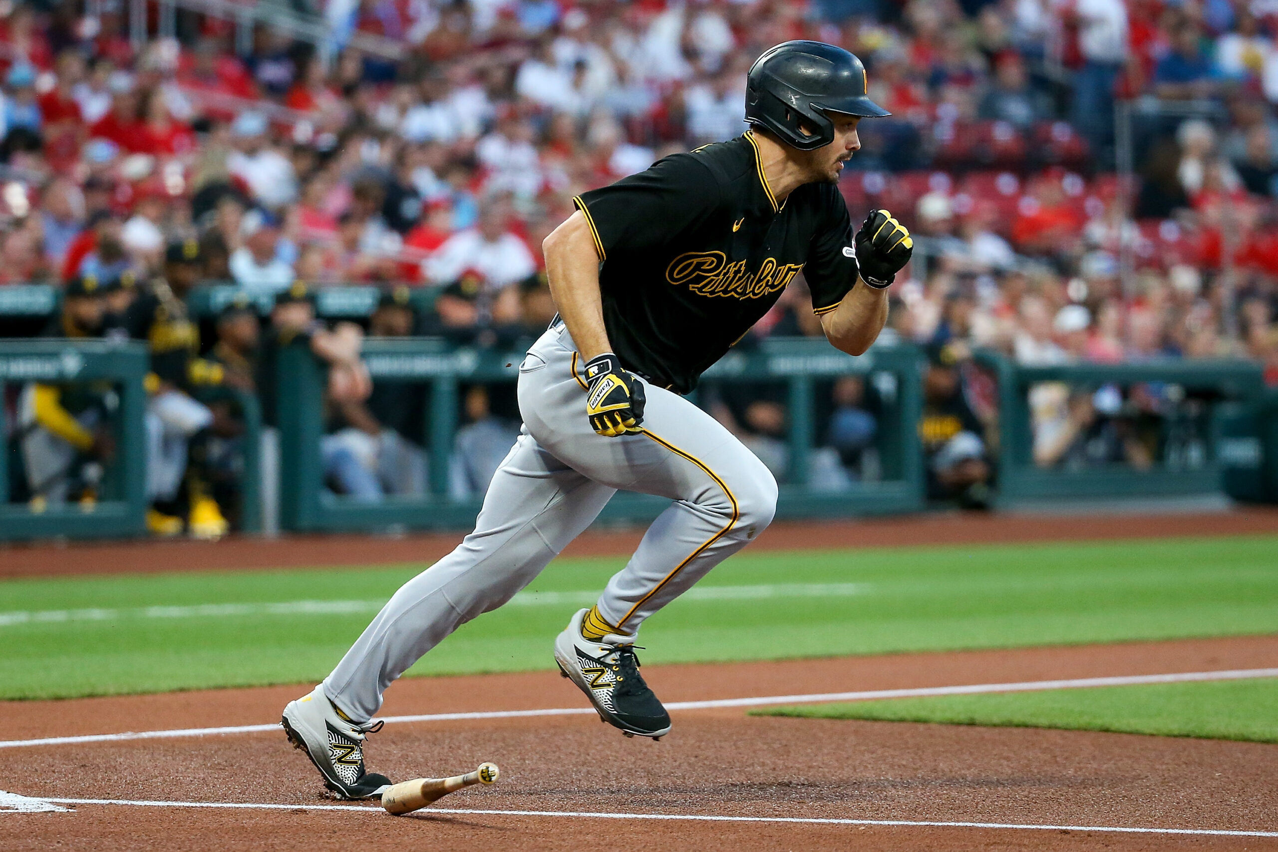 ST. LOUIS, MO - APRIL 14: Bryan Reynolds #10 of the Pittsburgh Pirates runs during the first inning against the St. Louis Cardinals at Busch Stadium on April 14, 2023 in St. Louis, Missouri. (Photo by Scott Kane/Getty Images)