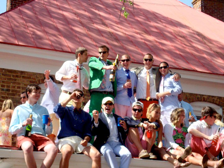 How To Dress Like A Frat Bro In 2023 - TFM