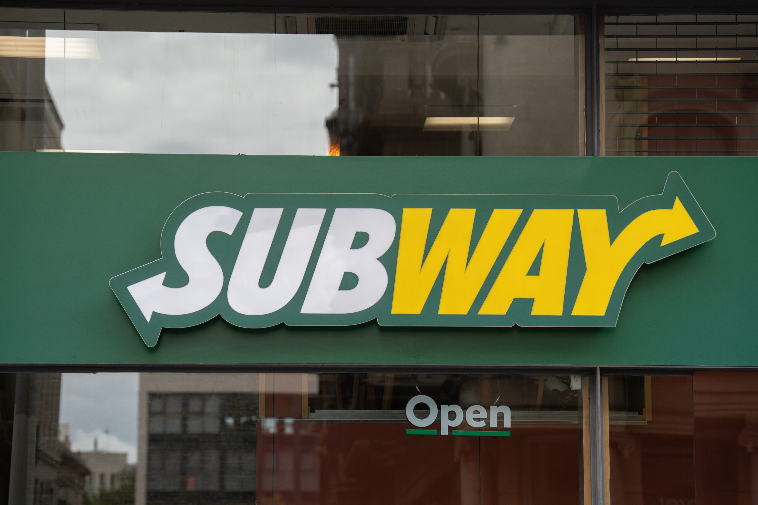 10,000 Subway Fanatics Volunteer to Change Name to “Subway” for Free