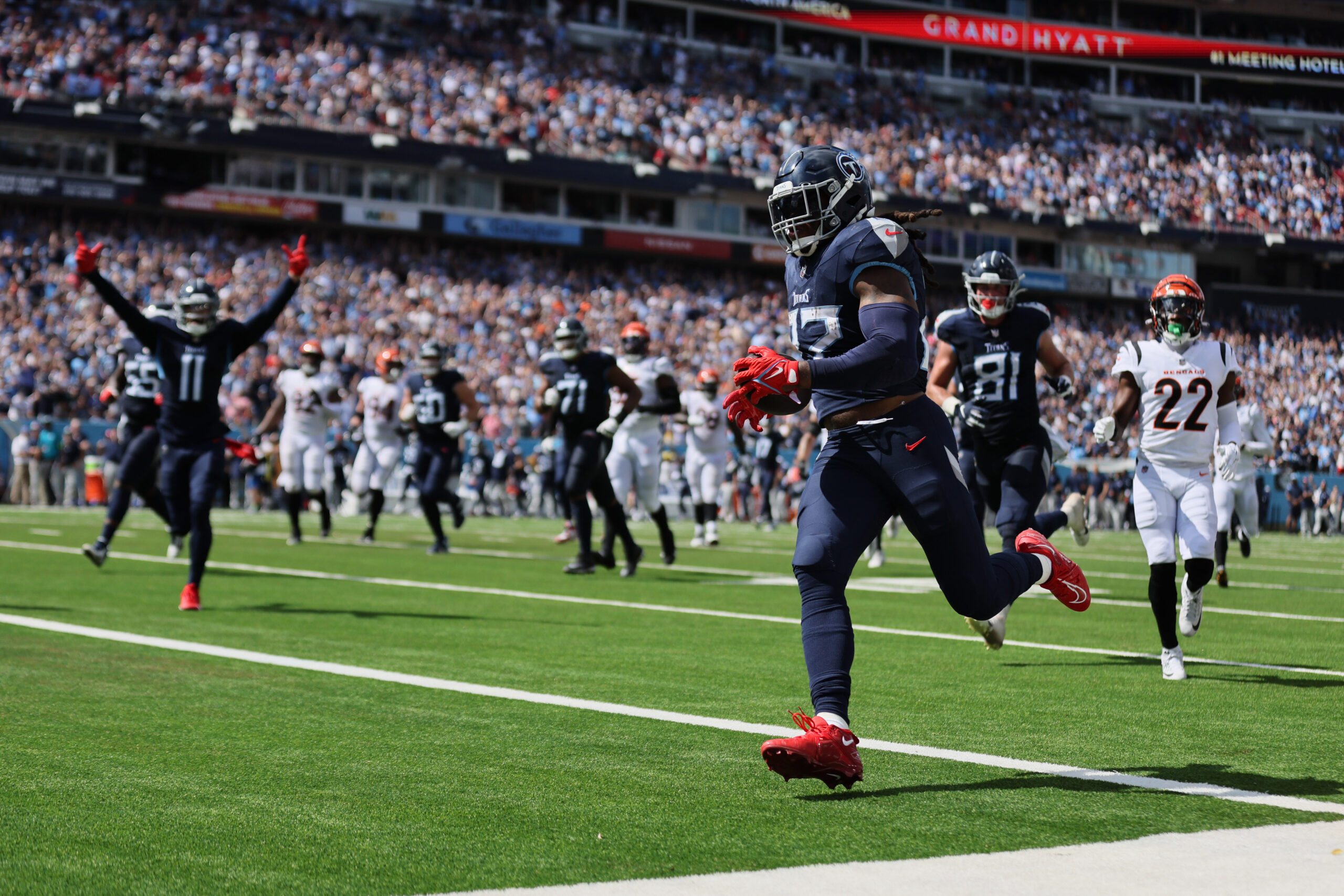 Al Michaels is also bored with Colts vs. Broncos game