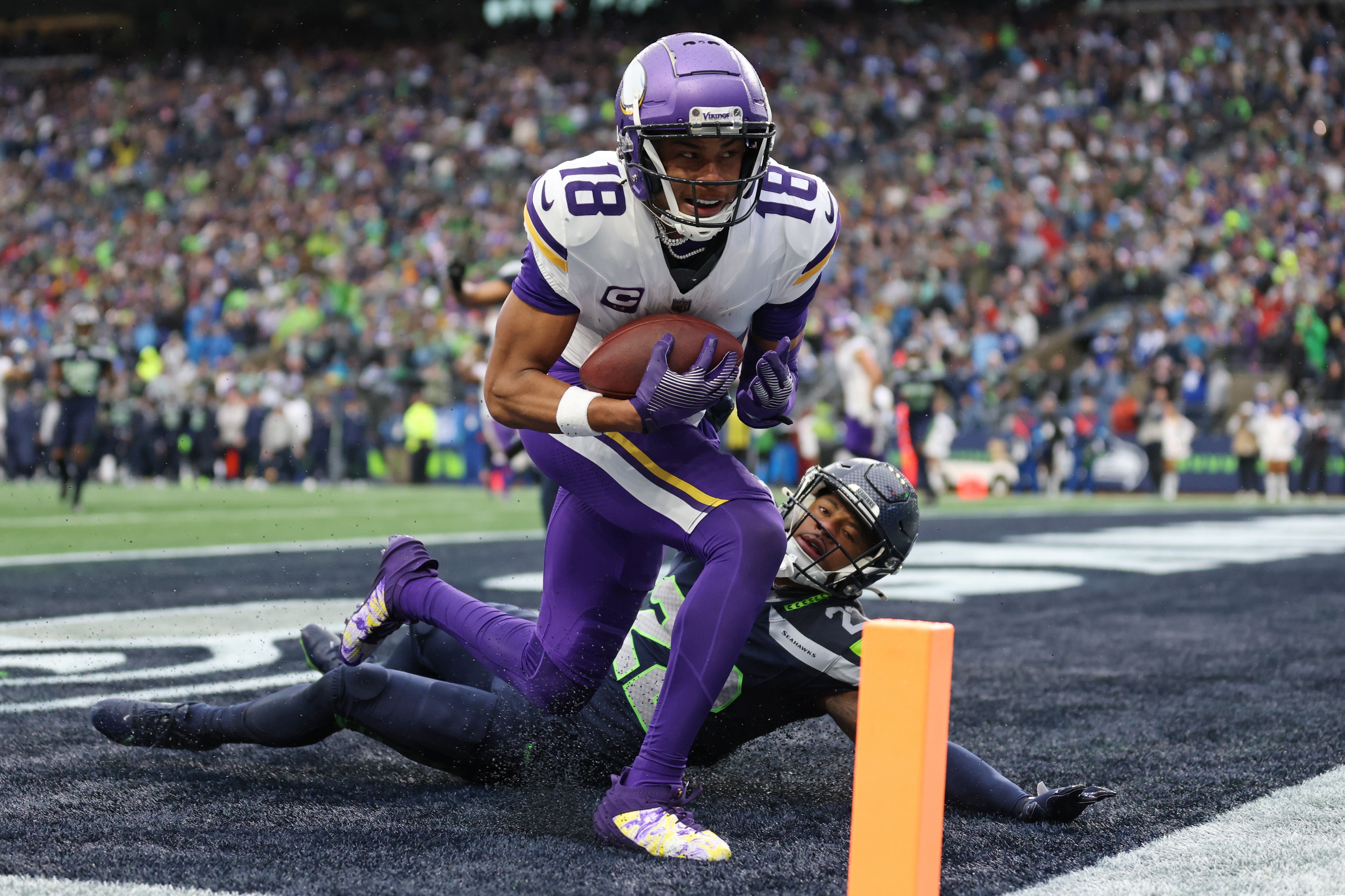 Chargers vs Vikings TNF: Bet $5 & Get $300 In Bonus Bets if you win!