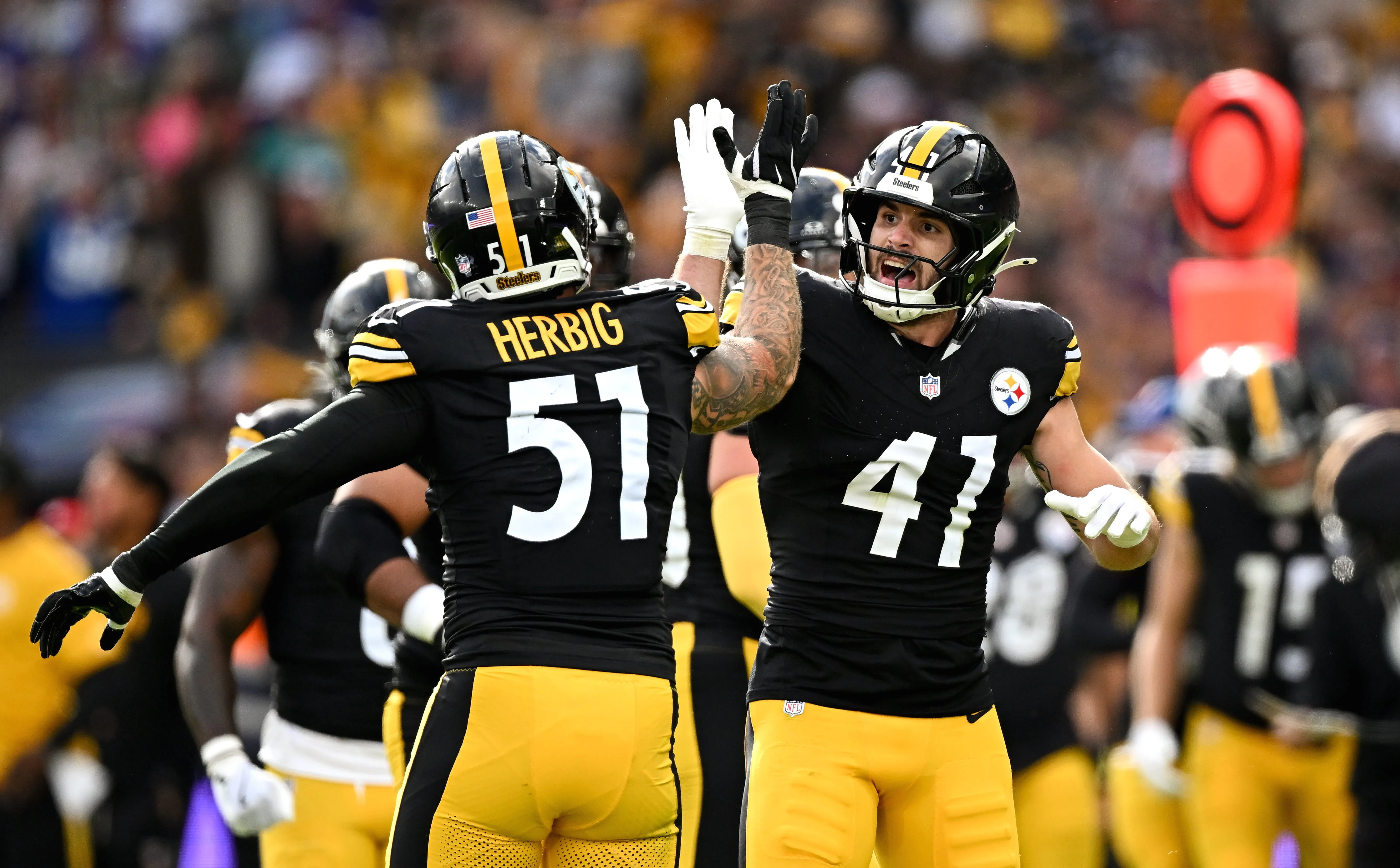 NFL Sunday: Bet $5 and get $300 in Bonus Bets if you win!